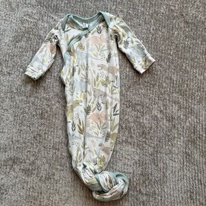 Copper Pearl Newborn Knot Gown‎ Dinosaur Print Convertible Sleeve Pastel Comfy
